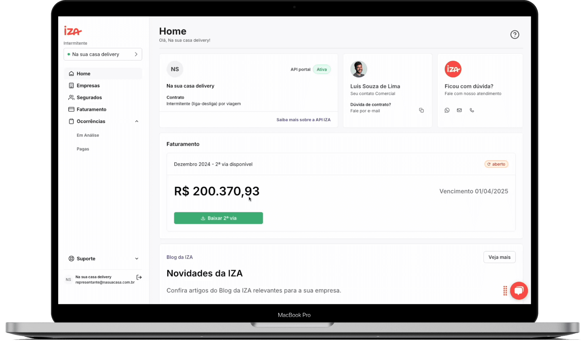 Painel da plataforma IZAHUB em um notebook